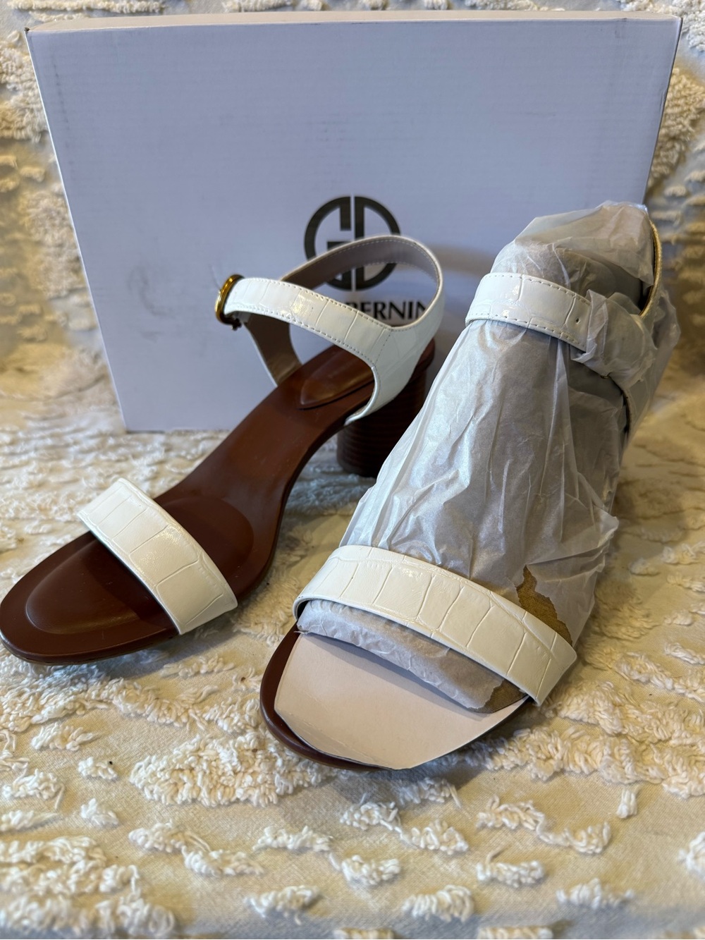 Giani Bernini White Croc-Embossed Leather Block Heel Sandals #653